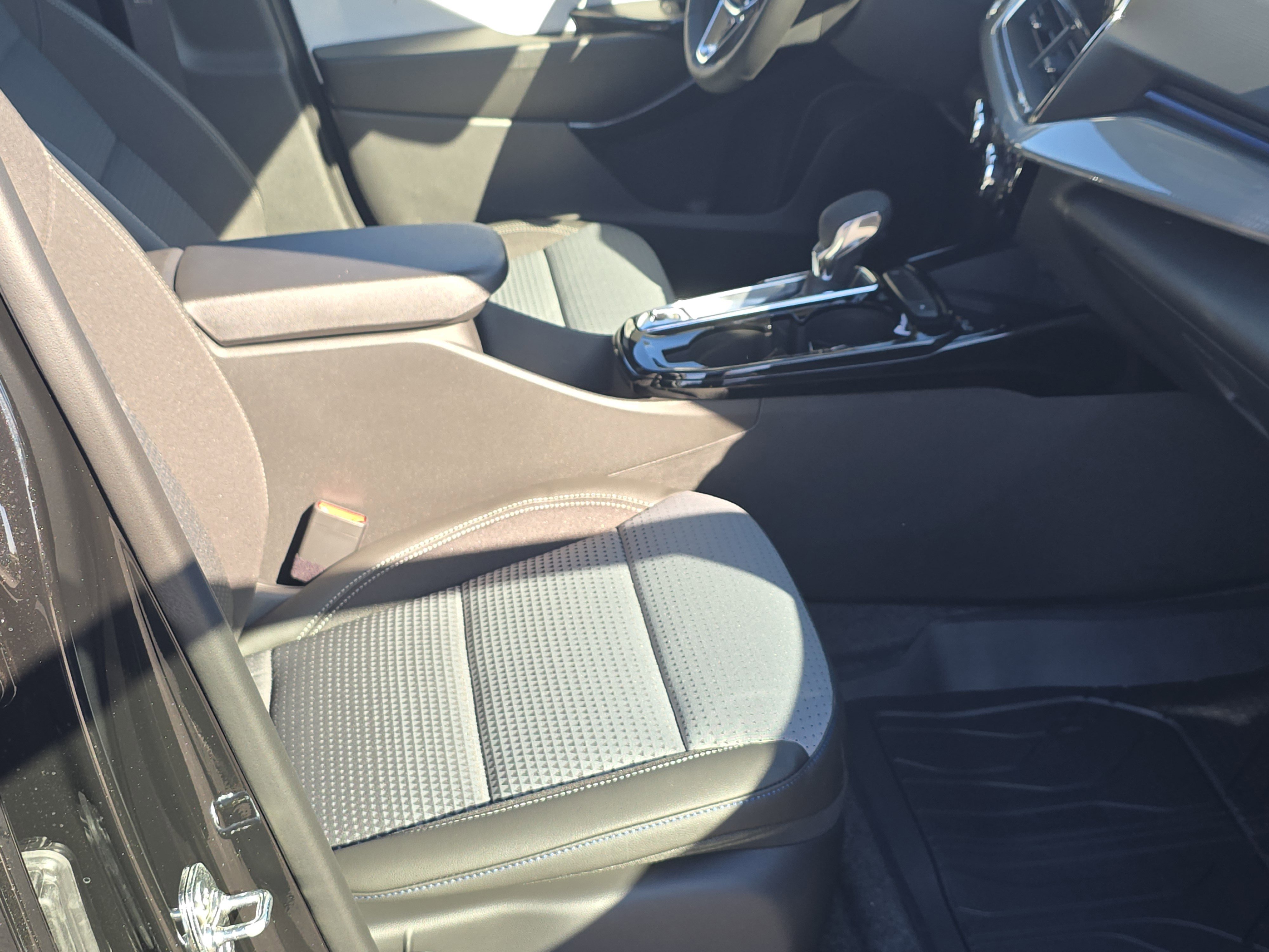 New 2026 Chevrolet Trax LT w/ Sunroof Package image 23