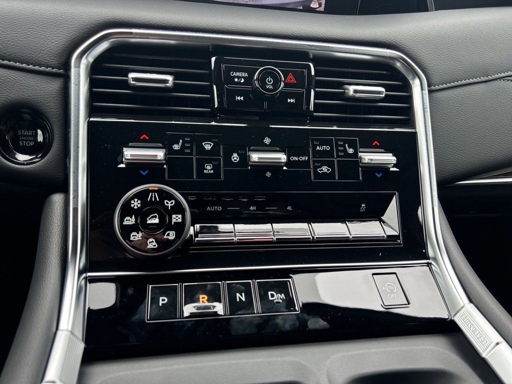 New 2025 Nissan Armada SL w/ Captain's Chari Seat Package image 10