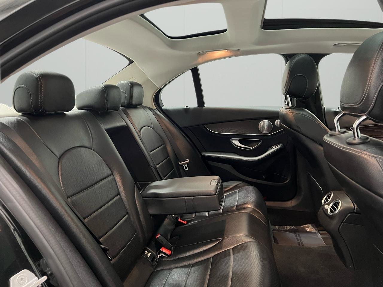Used 2015 Mercedes-Benz C 300 4MATIC Sedan image 29