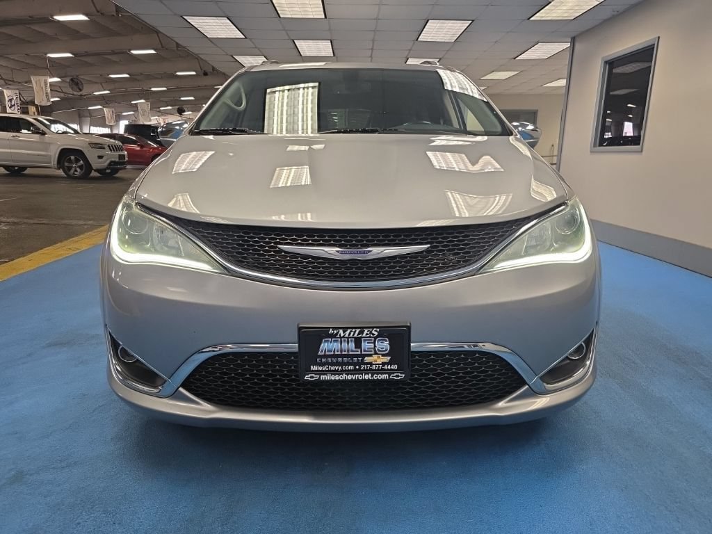 Used 2020 Chrysler Pacifica Limited FWD image 19