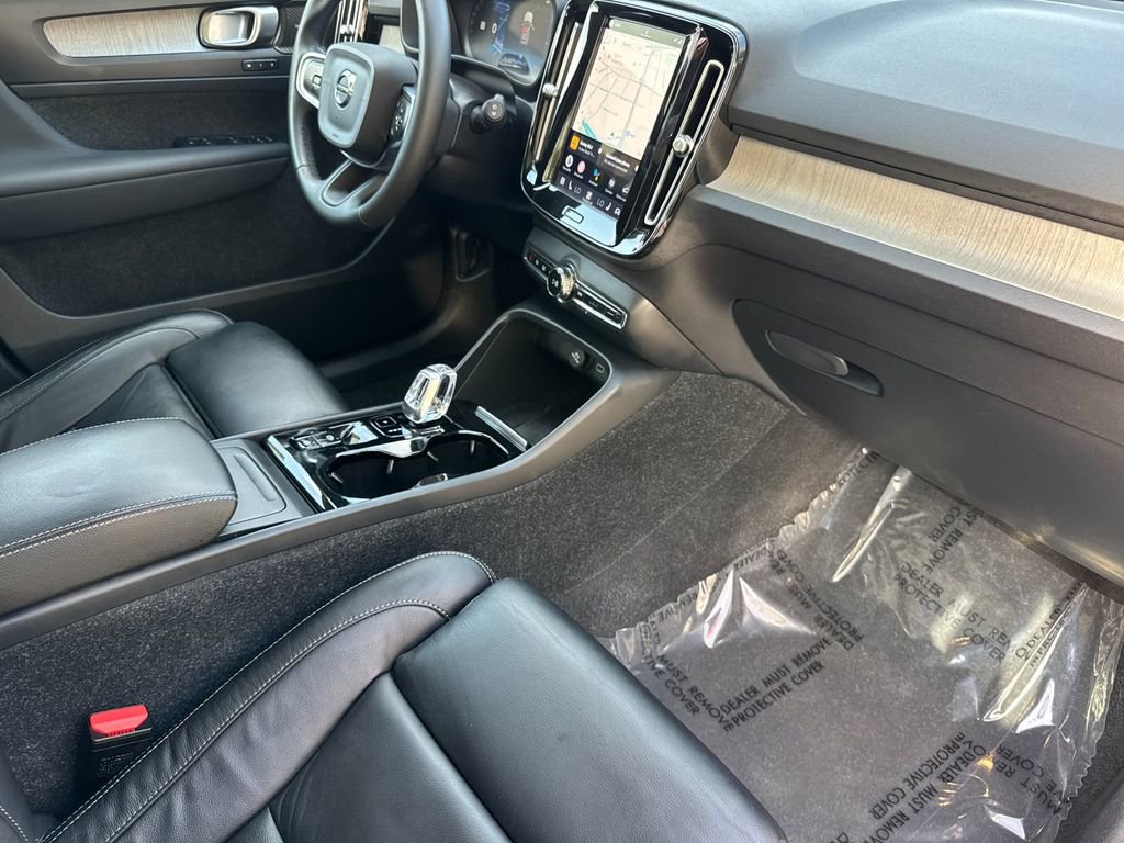 Certified 2023 Volvo XC40 B5 Ultimate AWD/4WD image 15