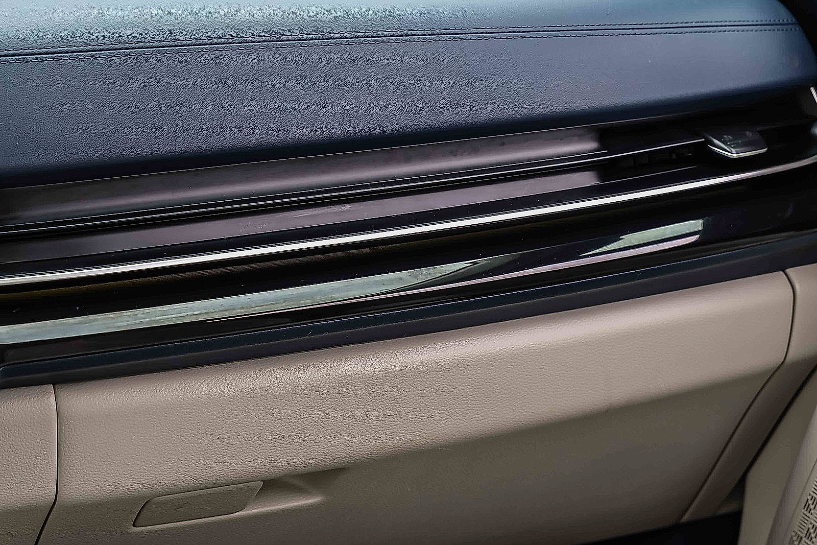 Certified 2025 Kia Carnival SX Prestige FWD image 16
