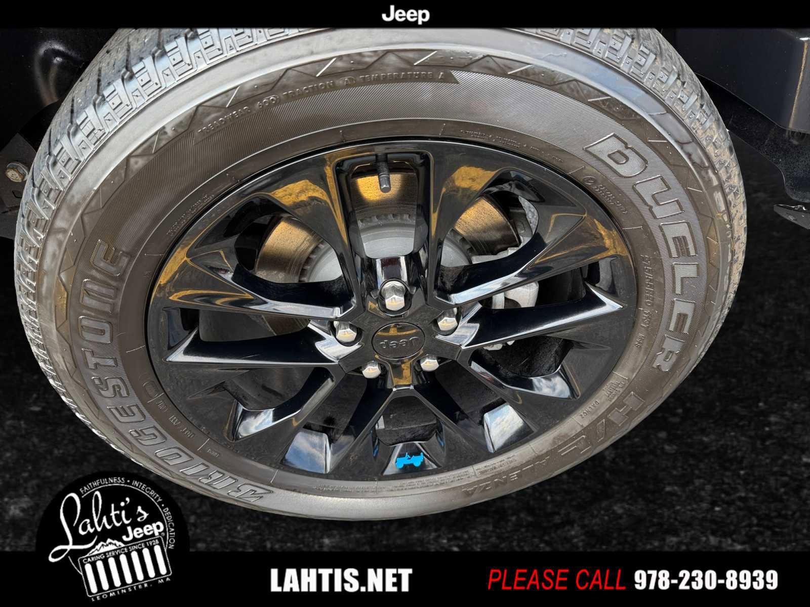 Used 2022 Jeep Wrangler Unlimited Sahara w/ Cold Weather Group image 8