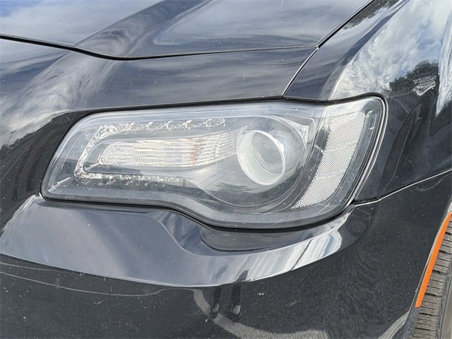 Used 2022 Chrysler 300 Touring w/ Sport Appearance Package image 9