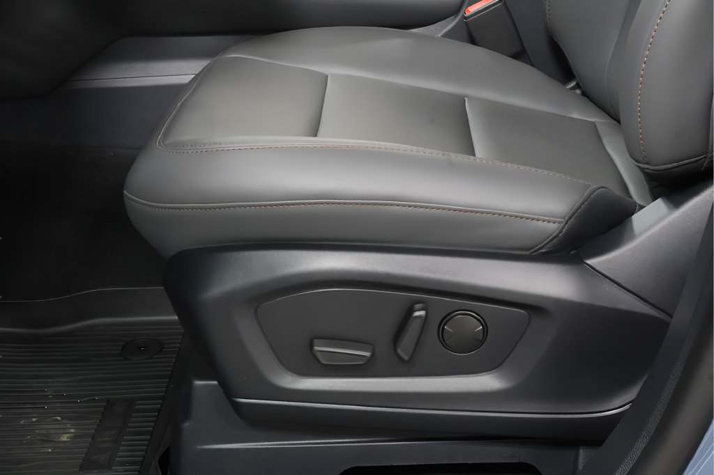 New 2026 Ford Explorer Active w/ Active Comfort Package AWD/4WD image 27