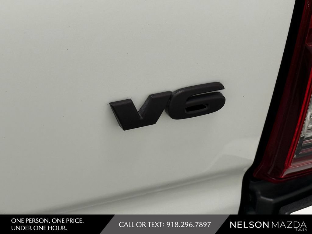 Used 2018 Toyota Tacoma TRD Sport w/ Technology Package AWD/4WD image 17