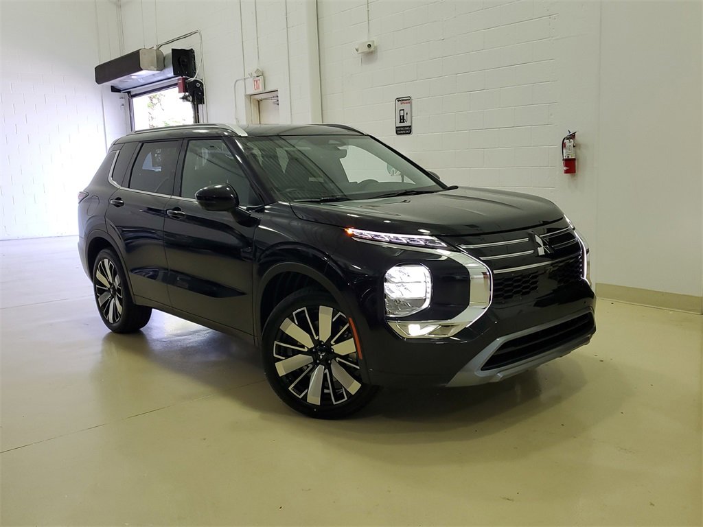 New 2025 Mitsubishi Outlander SEL image 32