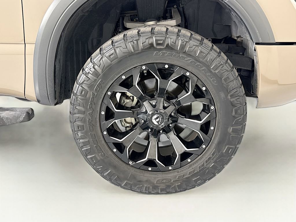 Used 2023 Nissan Titan PRO-4X w/ Pro-4x Convenience Package AWD/4WD image 32