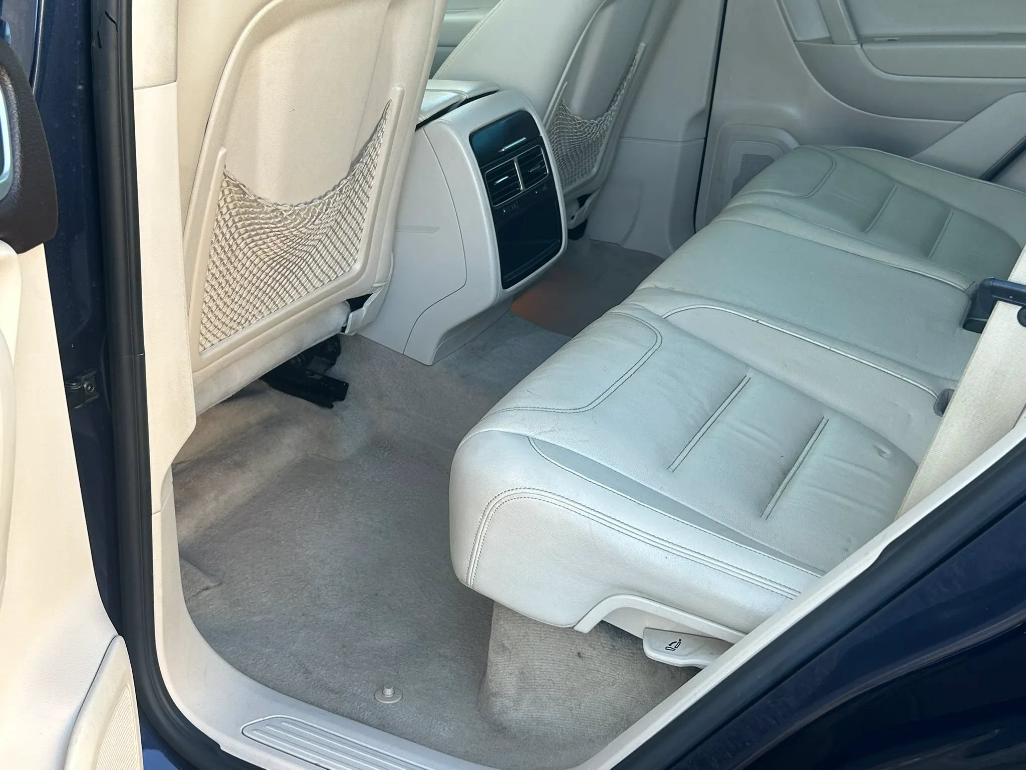 Used 2013 Volkswagen Touareg TDI AWD/4WD image 13