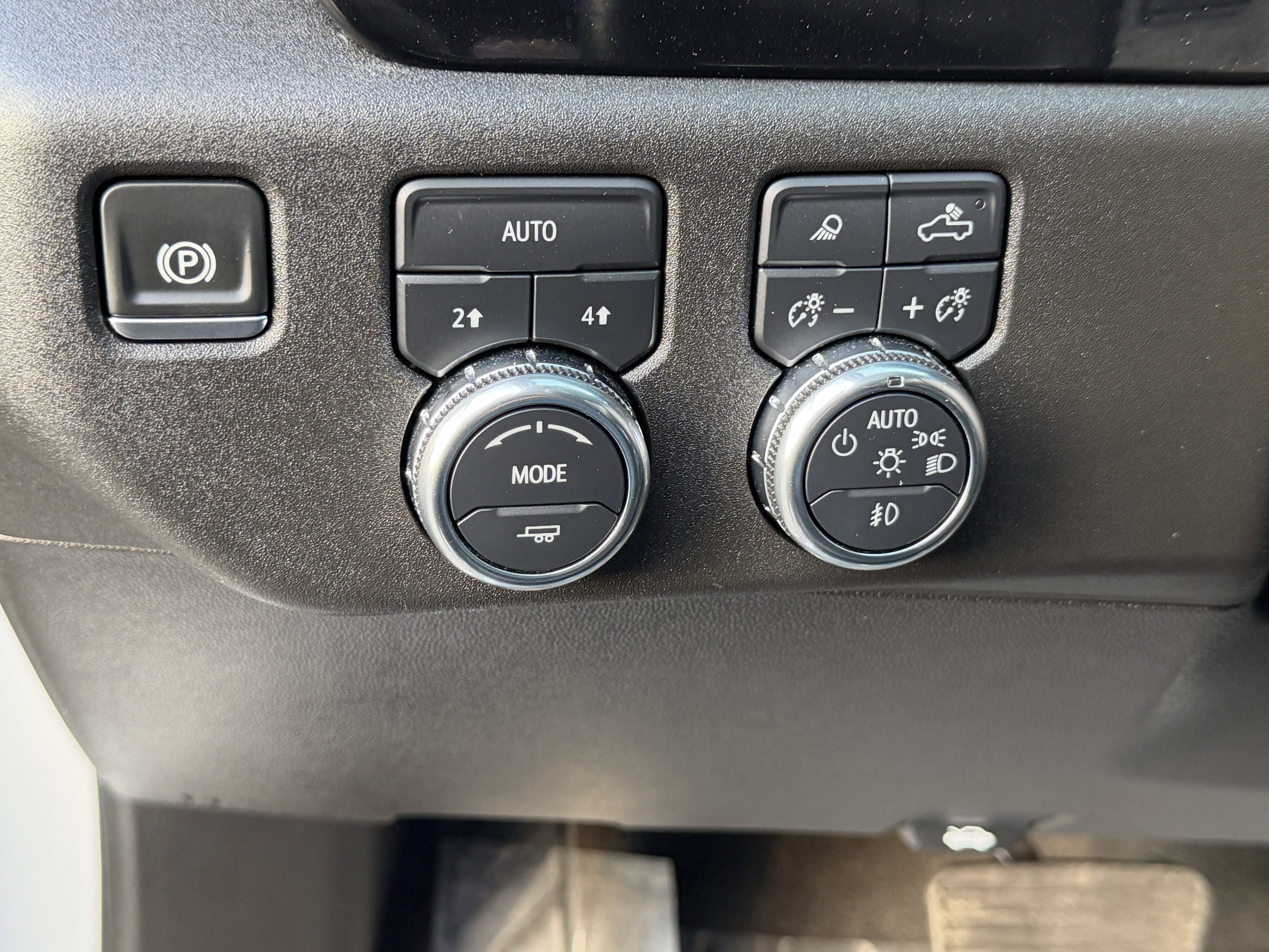 Used 2024 GMC Sierra 1500 SLT AWD/4WD image 15