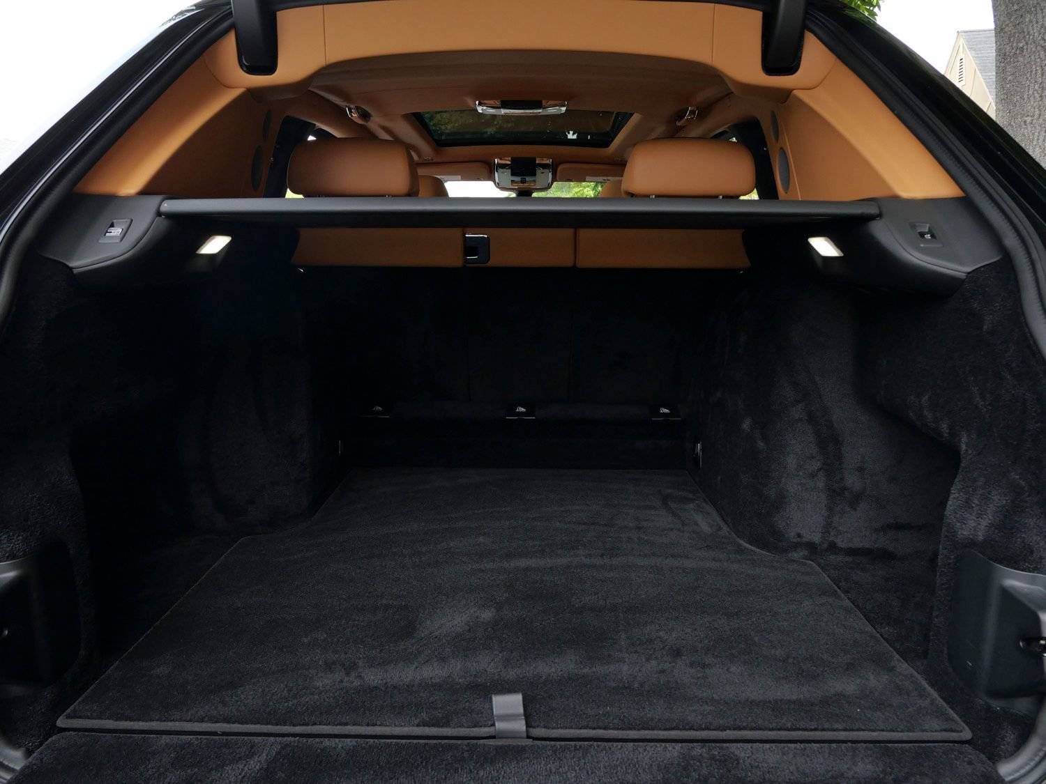 Used 2019 Rolls-Royce Cullinan AWD/4WD image 30