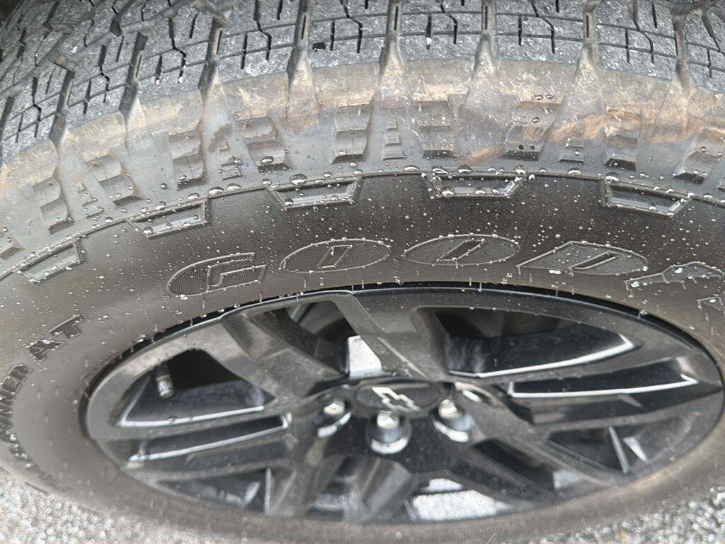 Used 2022 Chevrolet Silverado 1500 RST AWD/4WD image 4