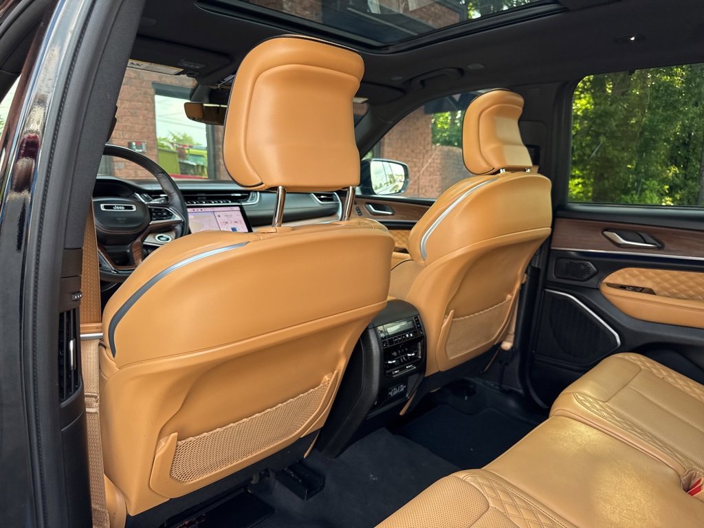 Used 2021 Jeep Grand Cherokee L Summit w/ Luxury Tech Group V image 6