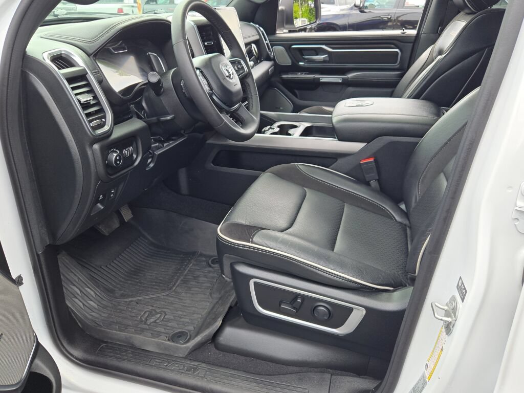 Used 2025 RAM 1500 Laramie w/ Night Edition AWD/4WD image 27