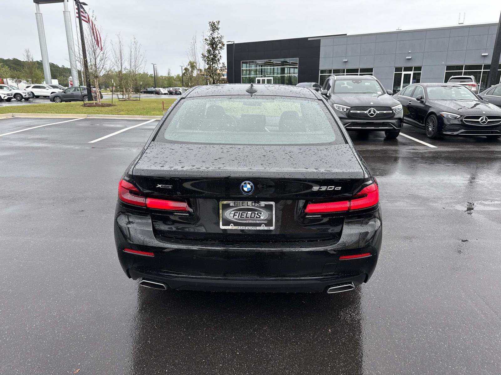 Used 2023 BMW 530e xDrive w/ Premium Package image 4