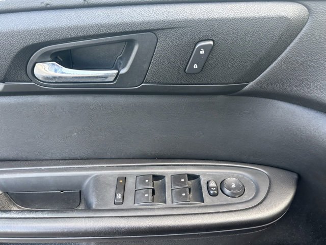 Used 2017 Chevrolet Traverse LT w/ Style and Technology Package image 11