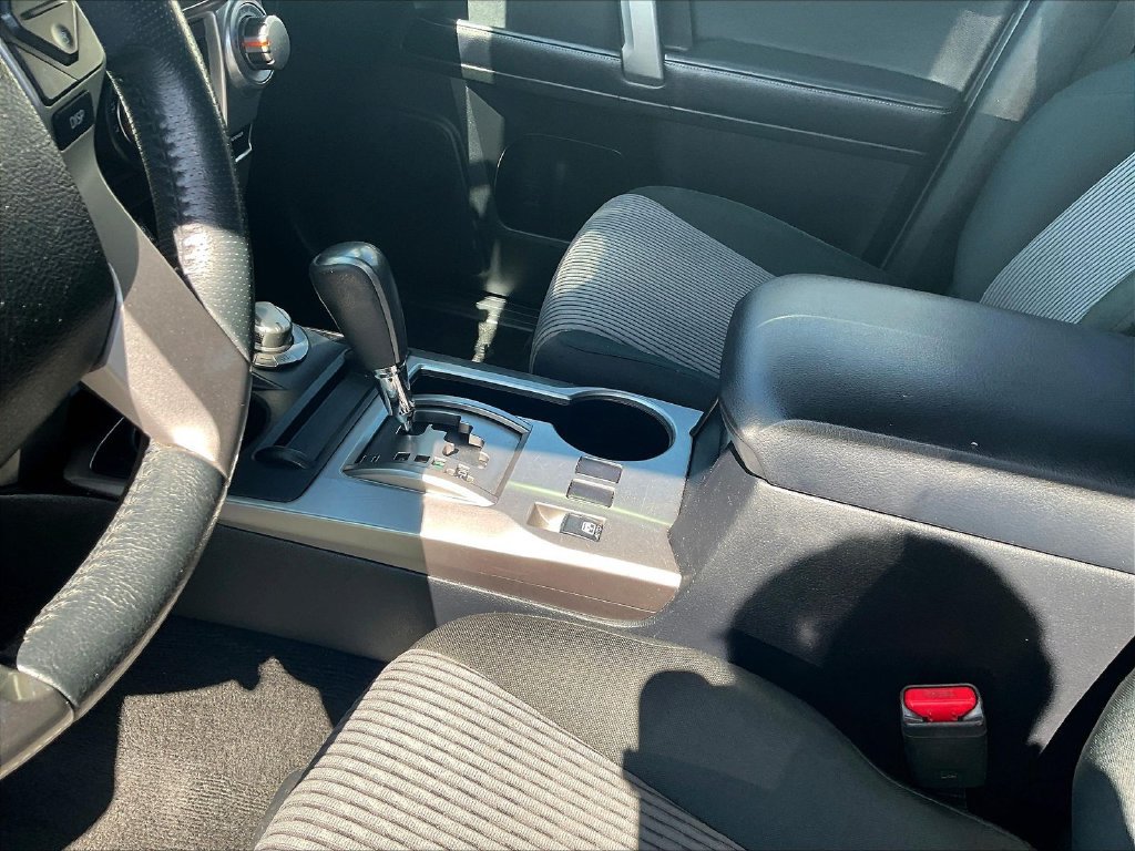 Used 2019 Toyota 4Runner SR5 AWD/4WD image 17