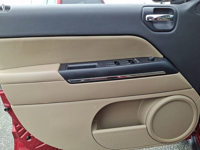 Used 2011 Jeep Compass Limited w/ Sun/Sound Group image 12