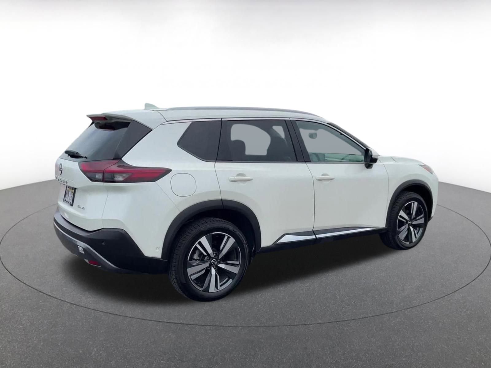 Used 2023 Nissan Rogue SL w/ SL Premium Package image 15