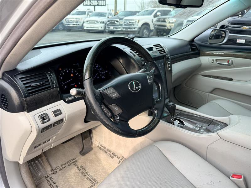 Used 2011 Lexus LS 460 AWD w/ Comfort Plus Pkg image 29