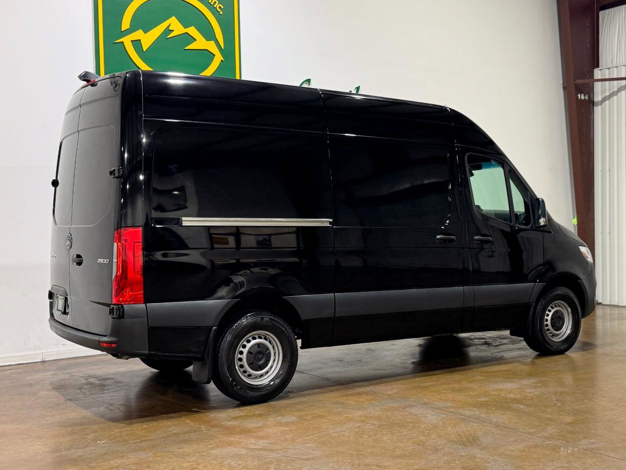 Used 2023 Mercedes-Benz Sprinter 2500 image 7