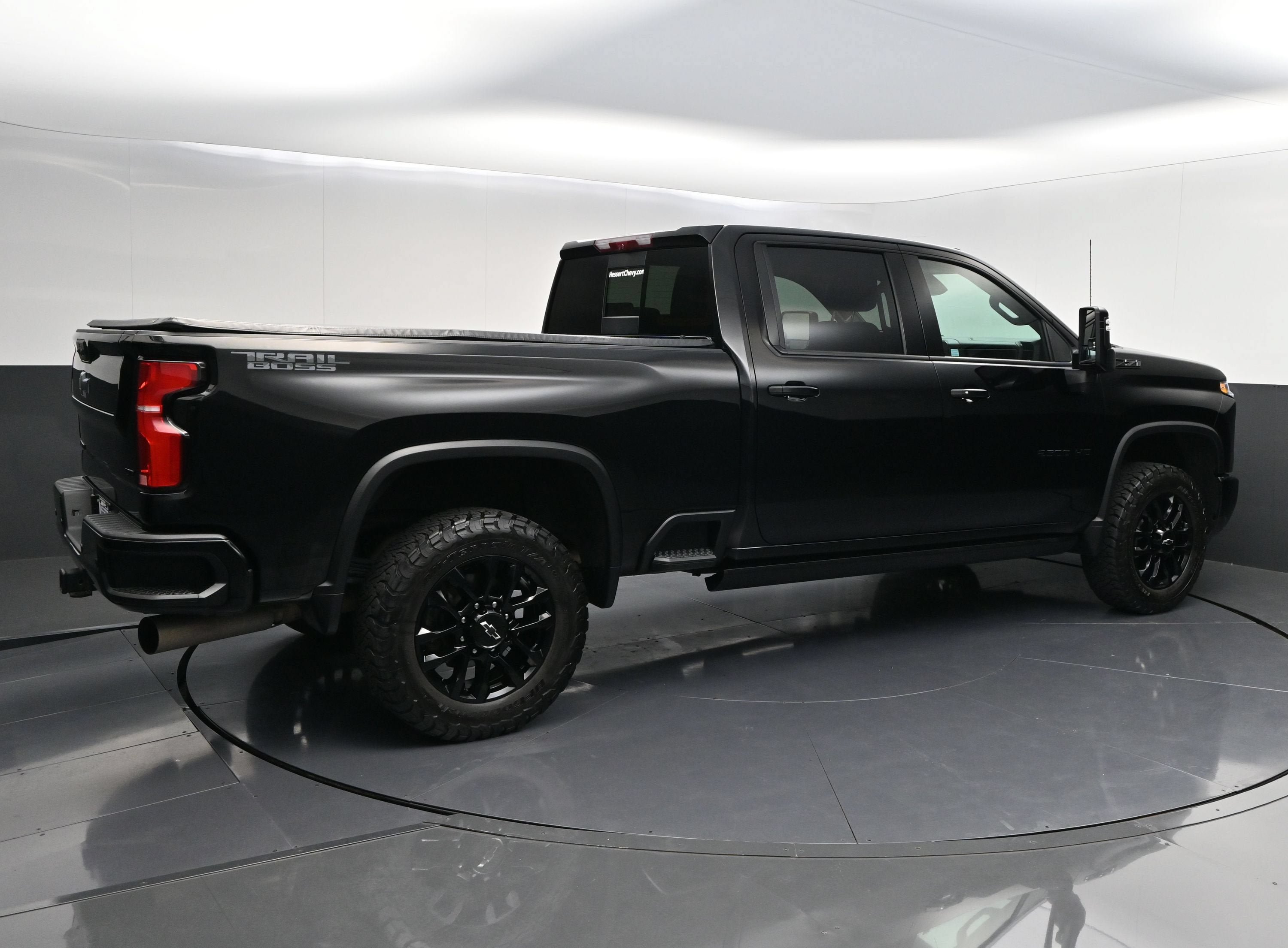 Used 2025 Chevrolet Silverado 2500 LTZ w/ Trail Boss Package AWD/4WD image 8
