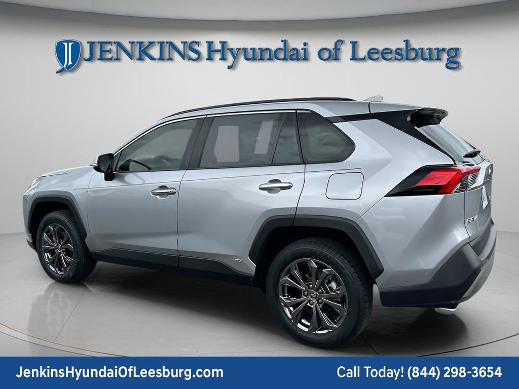 Used 2022 Toyota RAV4 Limited image 8