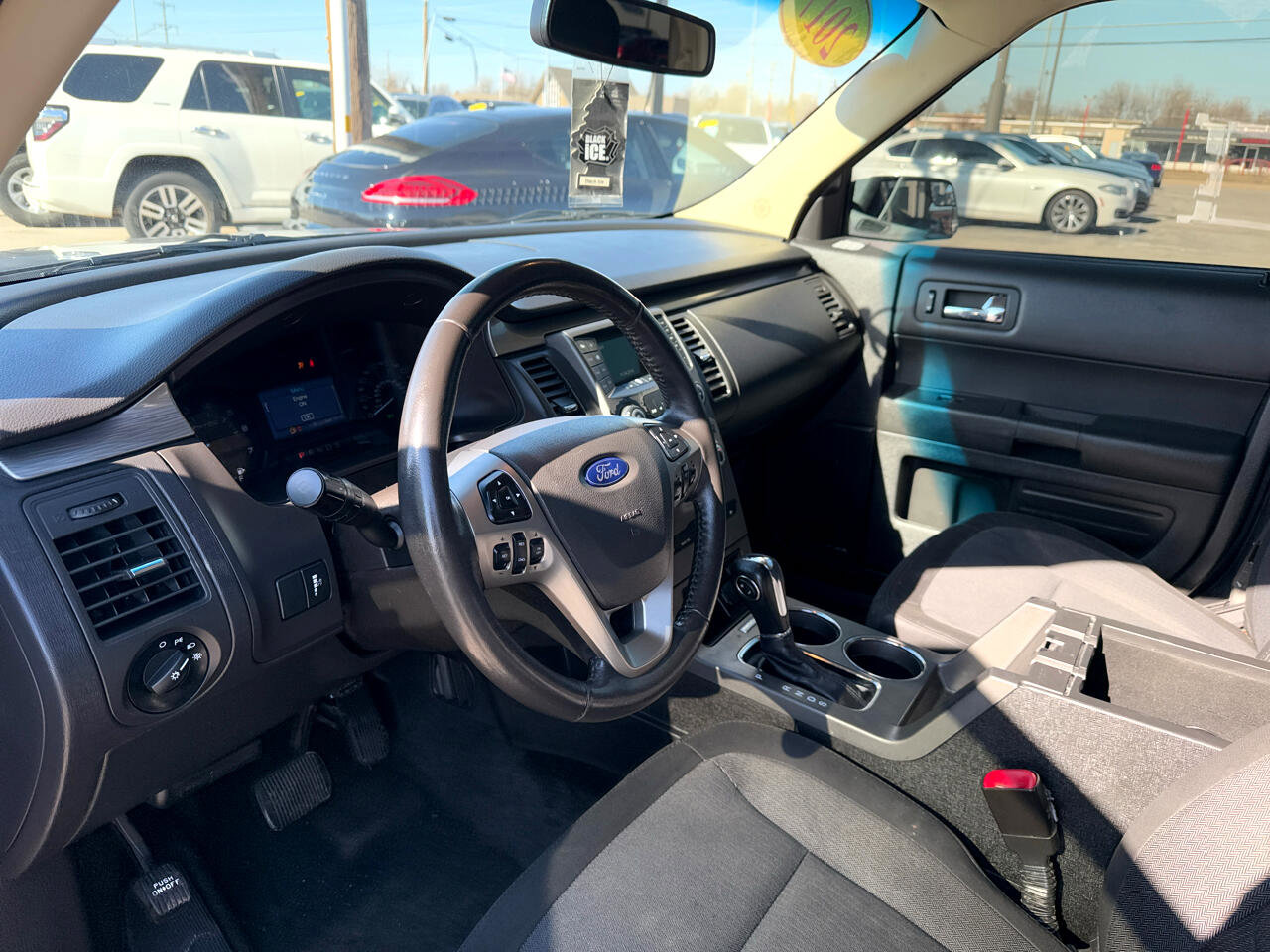 Used 2017 Ford Flex SE image 9