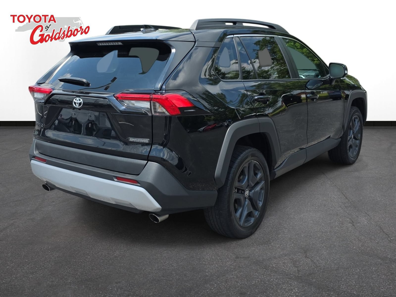 Used 2024 Toyota RAV4 Adventure AWD/4WD image 5