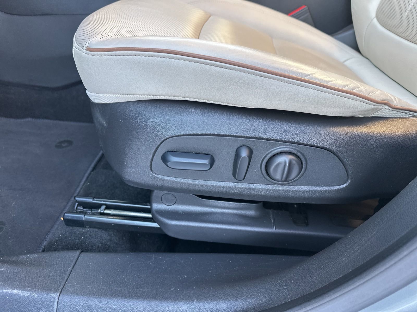 Used 2024 Buick Encore GX Avenir w/ Avenir Convenience Package image 18