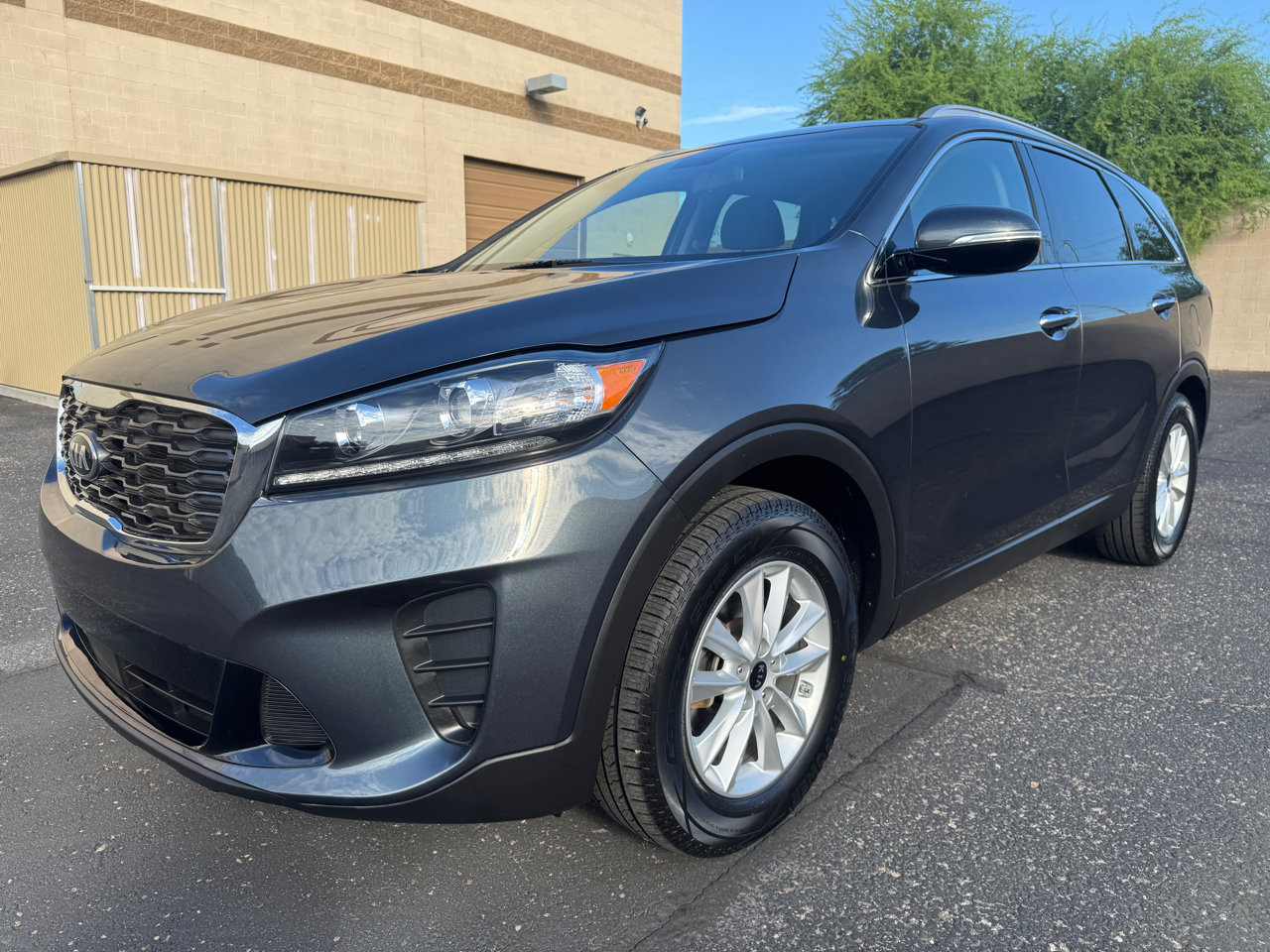 Used 2020 Kia Sorento LX w/ LX I4 Convenience Package image 4