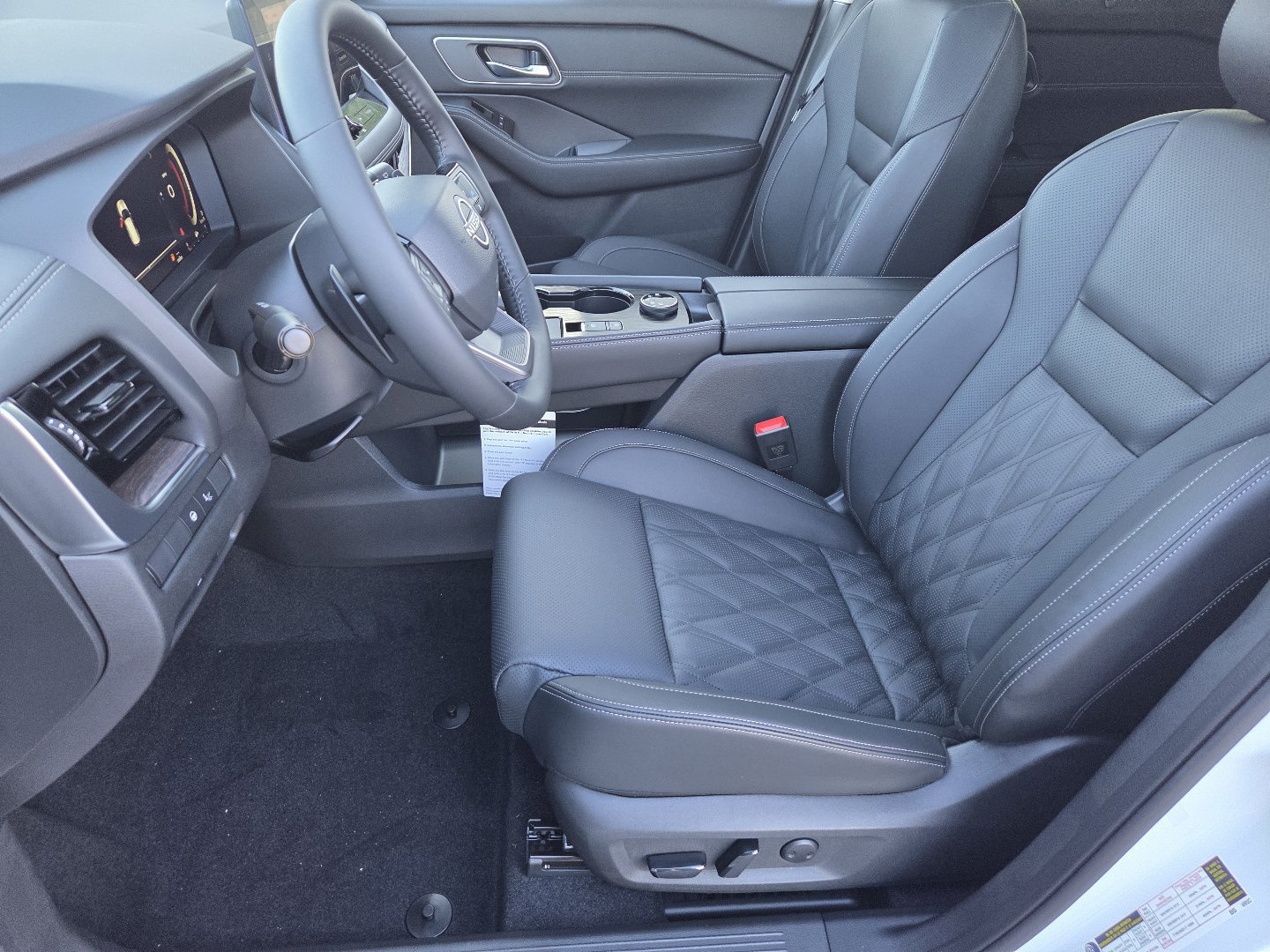 New 2026 Nissan Rogue Platinum w/ Platinum Premium Package AWD/4WD image 28