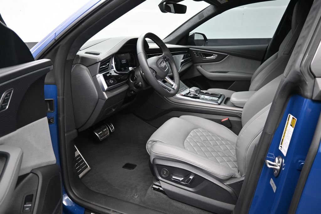 Used 2024 Audi SQ8 Prestige AWD/4WD image 9