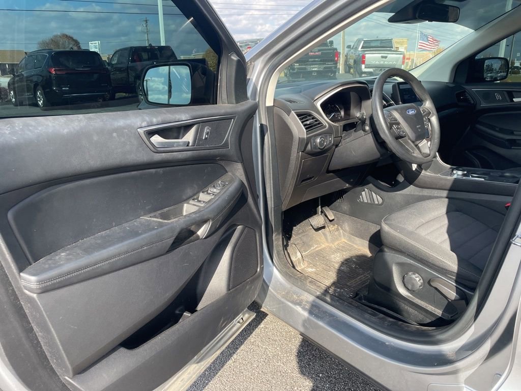 Used 2021 Ford Edge SE image 16
