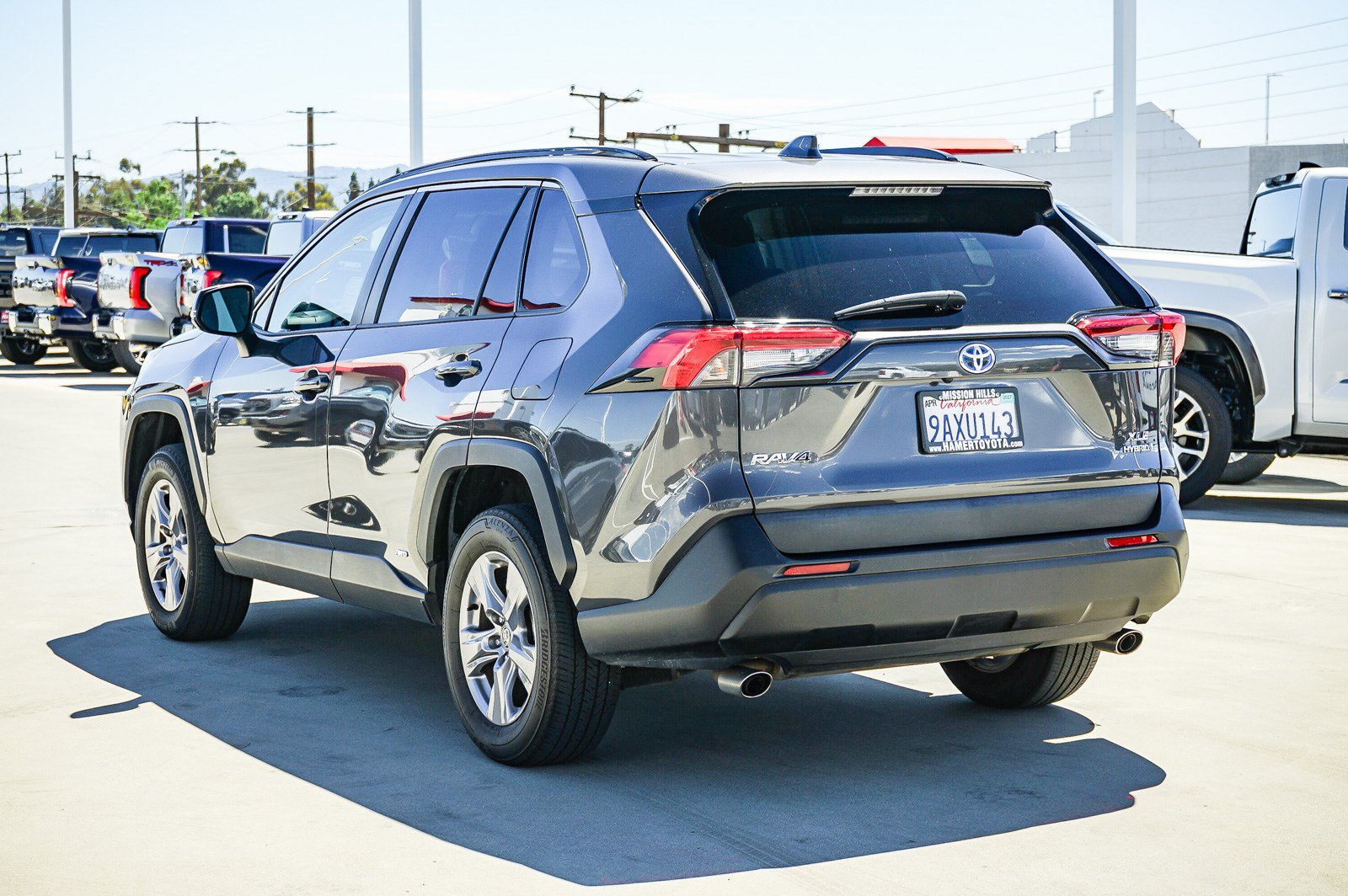 Used 2022 Toyota RAV4 XLE w/ Convenience Package AWD/4WD image 5