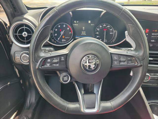 Used 2023 Alfa Romeo Giulia Veloce RWD image 21