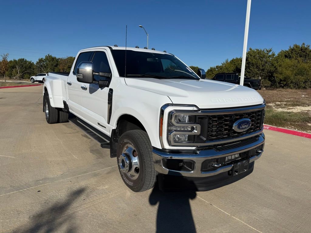 Used 2023 Ford F350 Lariat w/ Chrome Package image 3