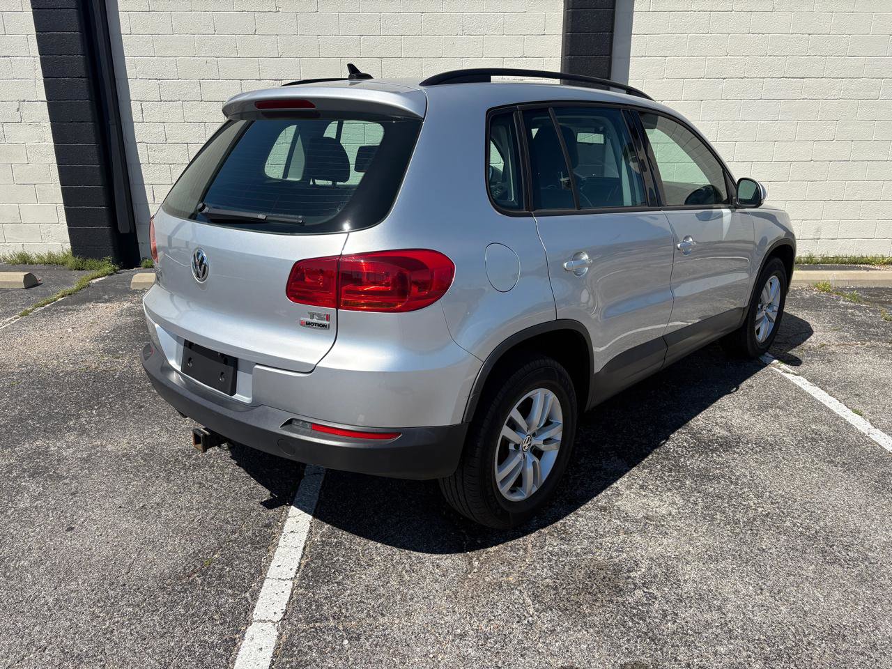 Used 2017 Volkswagen Tiguan S AWD/4WD image 3