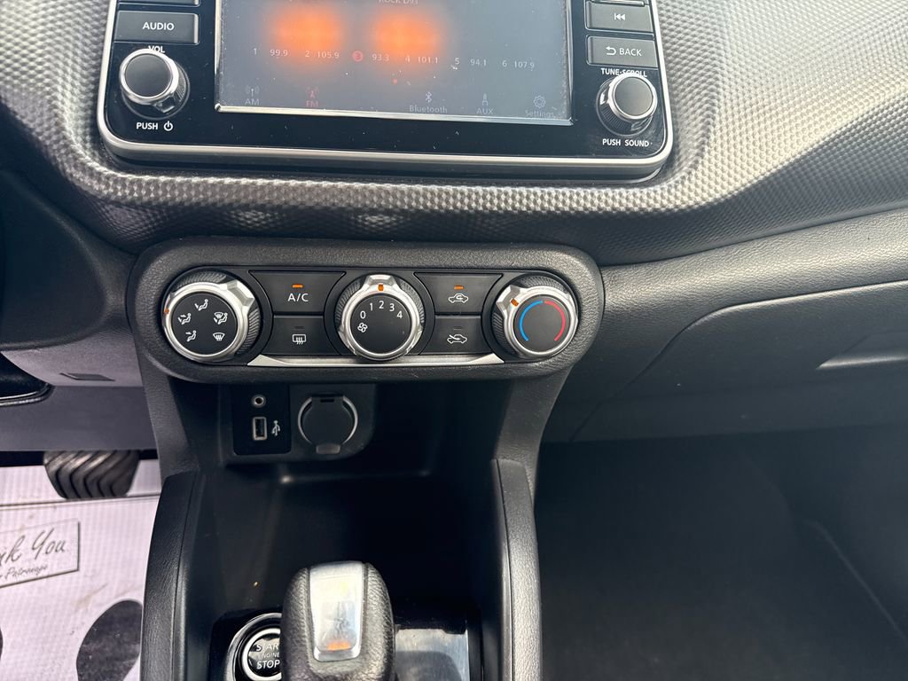 Used 2020 Nissan Kicks S image 20