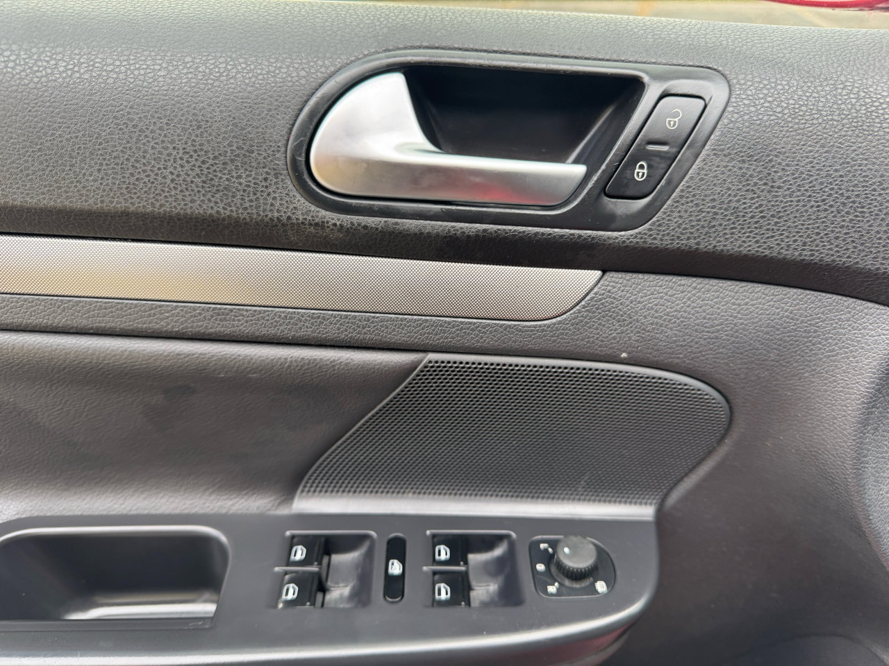 Used 2009 Volkswagen Jetta SE image 28