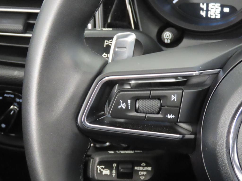 Certified 2026 Porsche Macan AWD/4WD image 19