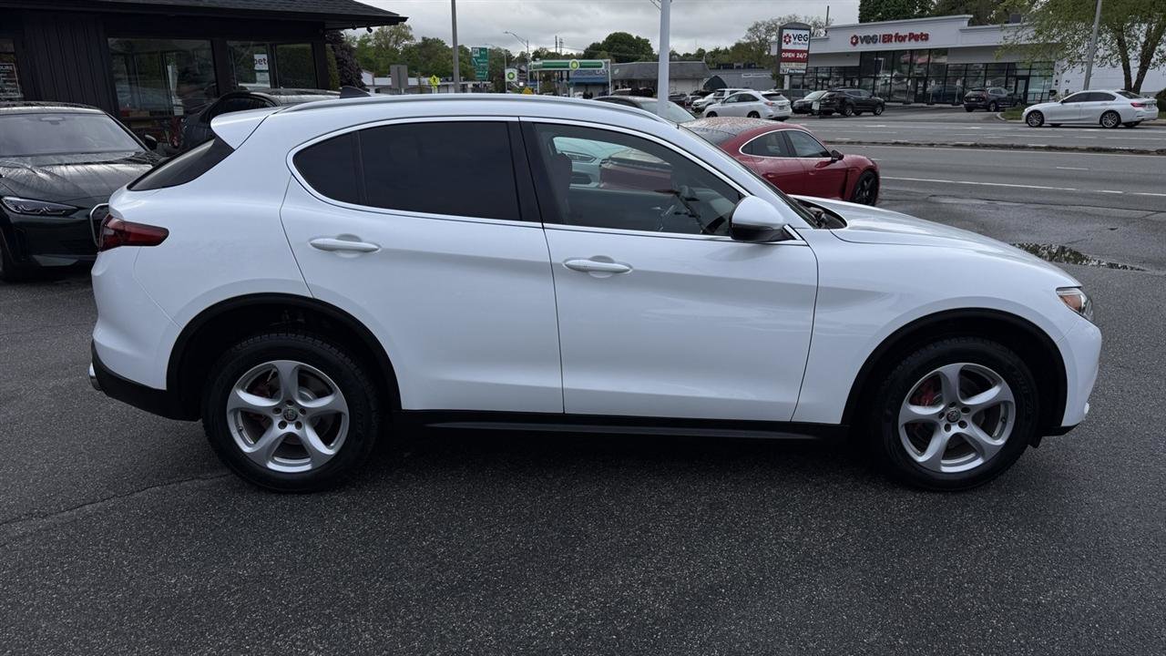 Used 2019 Alfa Romeo Stelvio AWD image 20
