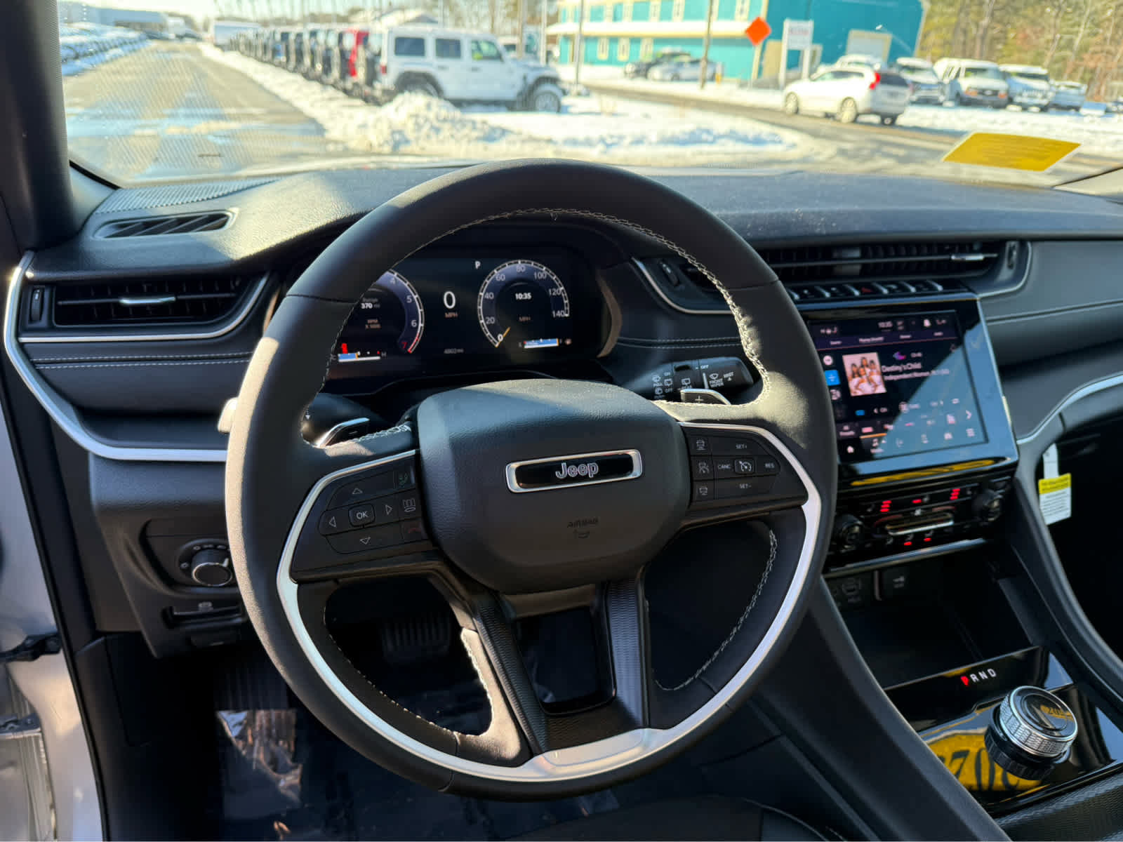 Used 2025 Jeep Grand Cherokee Altitude image 13