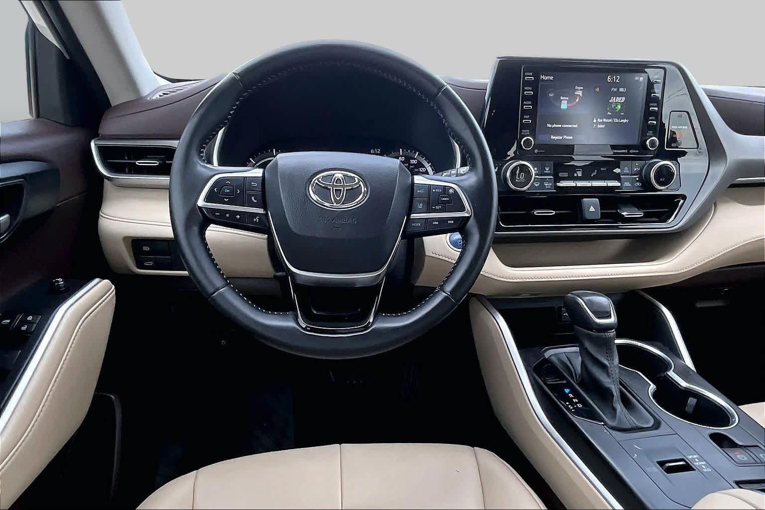 Used 2020 Toyota Highlander XLE FWD image 6