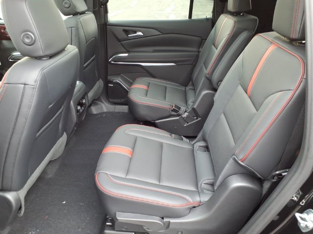 New 2027 Chevrolet Traverse RS w/ LPO, Floor Liner Package AWD/4WD image 9