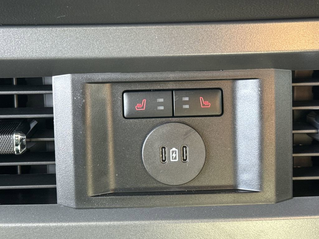 New 2026 Ford F250 Lariat w/ Black Appearance Package image 22