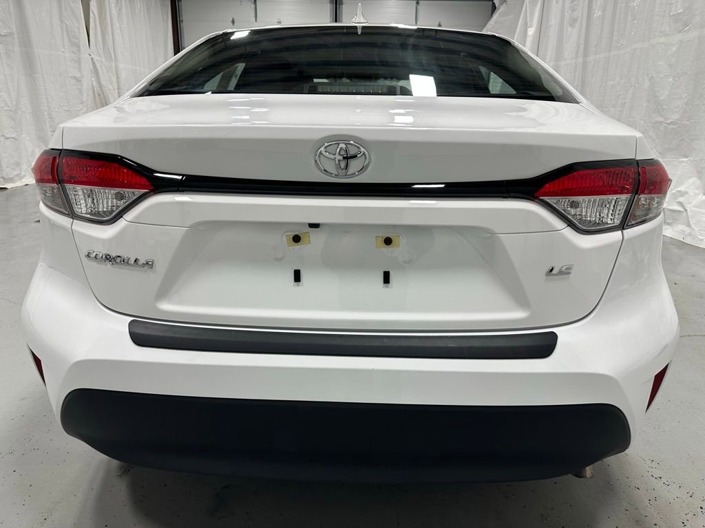 Used 2025 Toyota Corolla LE FWD image 6