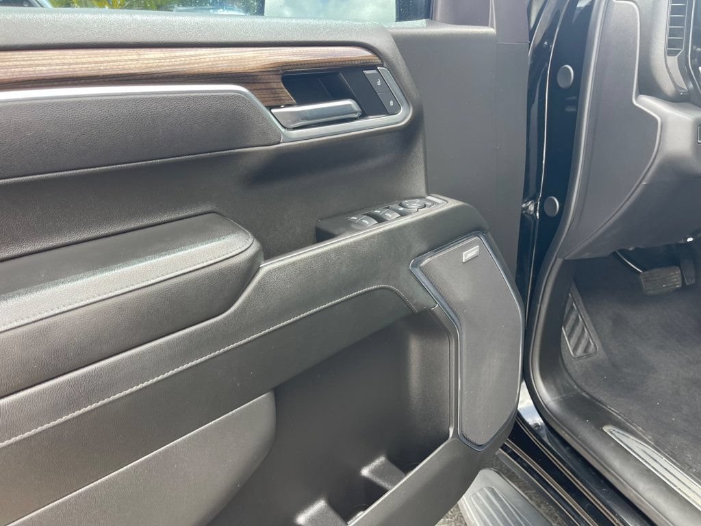 Used 2025 Chevrolet Silverado 1500 LT Trail Boss w/ LT Trail Boss Premium Package AWD/4WD image 10