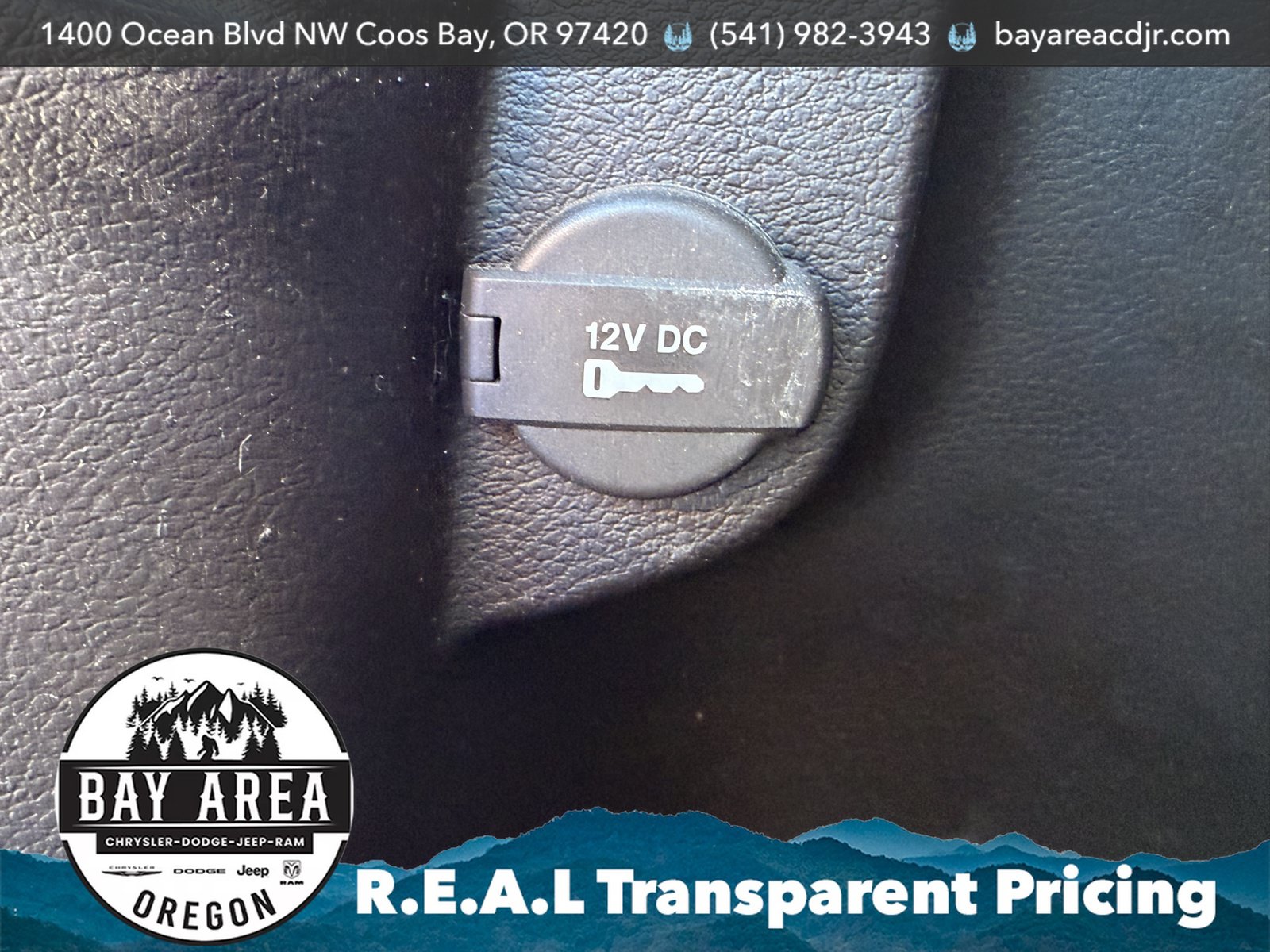 Used 2016 Jeep Cherokee Trailhawk w/ Leather Interior Group AWD/4WD image 28