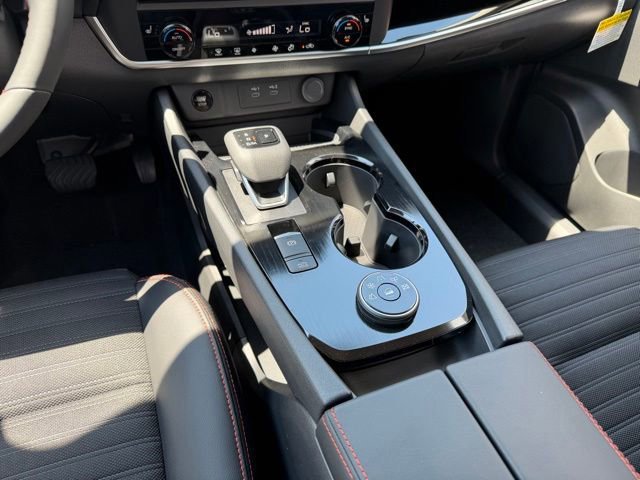 New 2026 Nissan Rogue SV AWD/4WD image 16